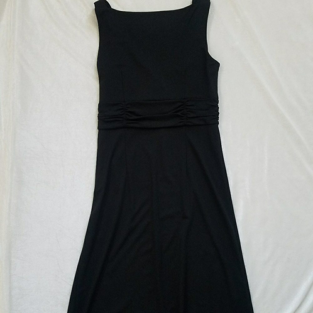 Twist v-neck Loft dress - Picture 3 of 6